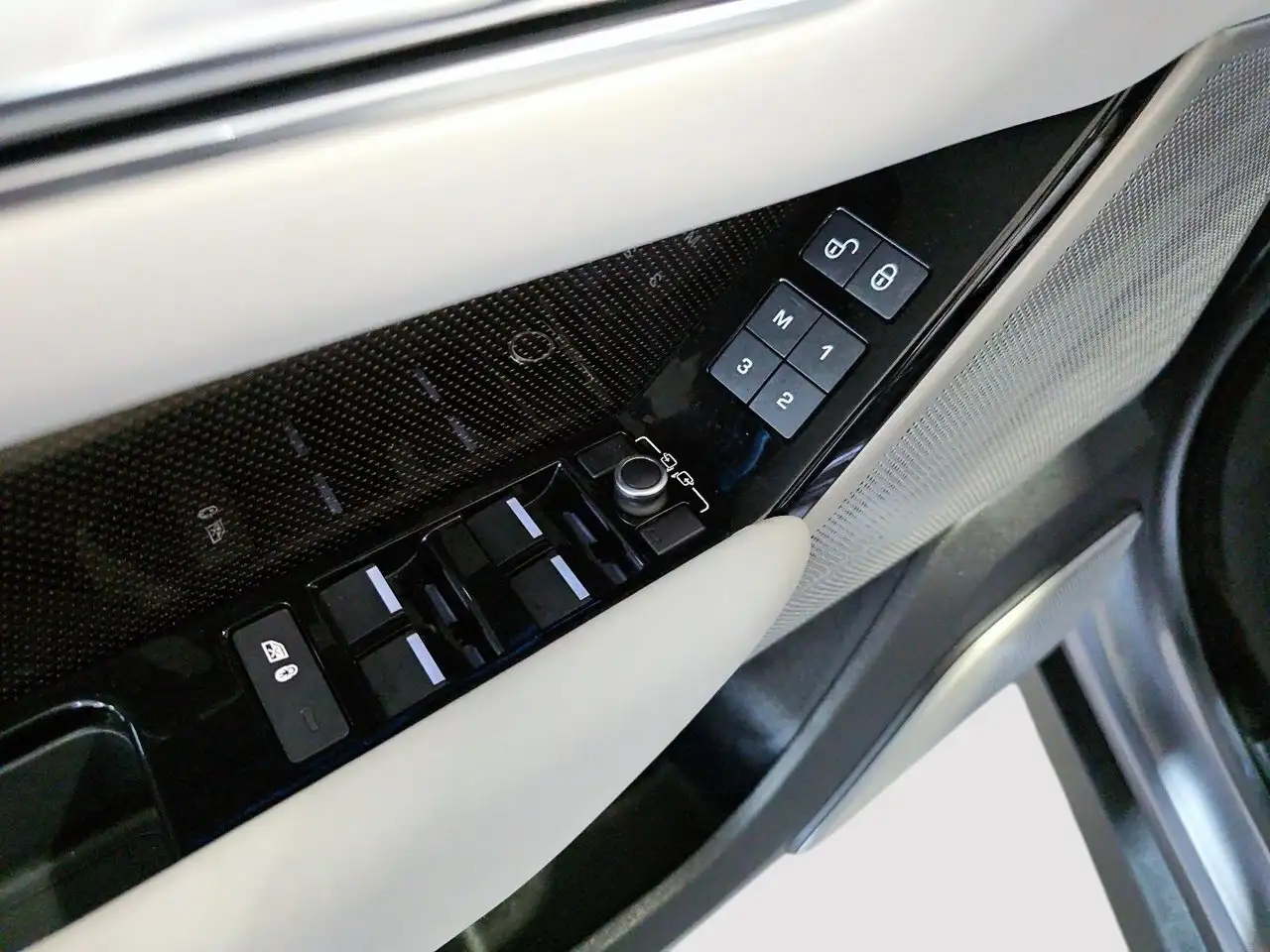 Land Rover Range Rover Velar снимка Land Rover Range Rover Velar