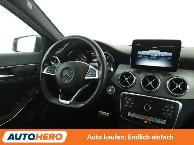 Mercedes-Benz Gla Class view 13