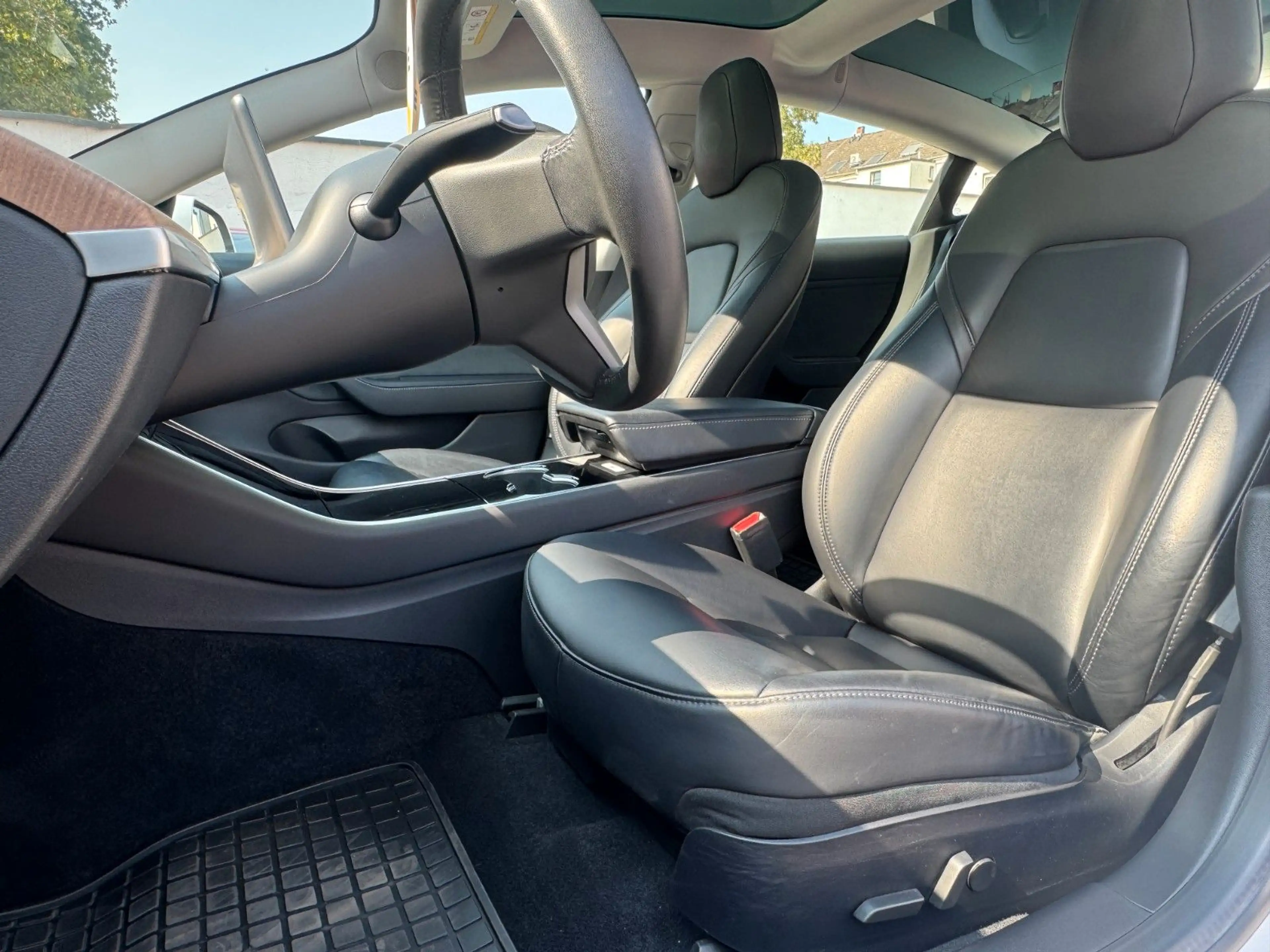 Tesla Model 3 Standard Range Plus RWD *AHK* — photo 12