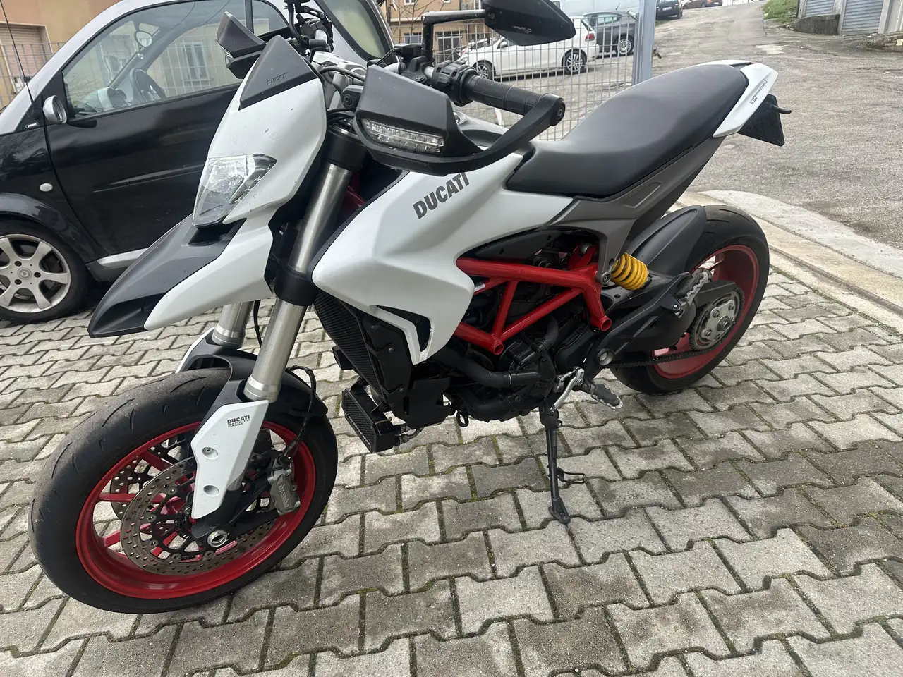 Ducati Hypermotard 939