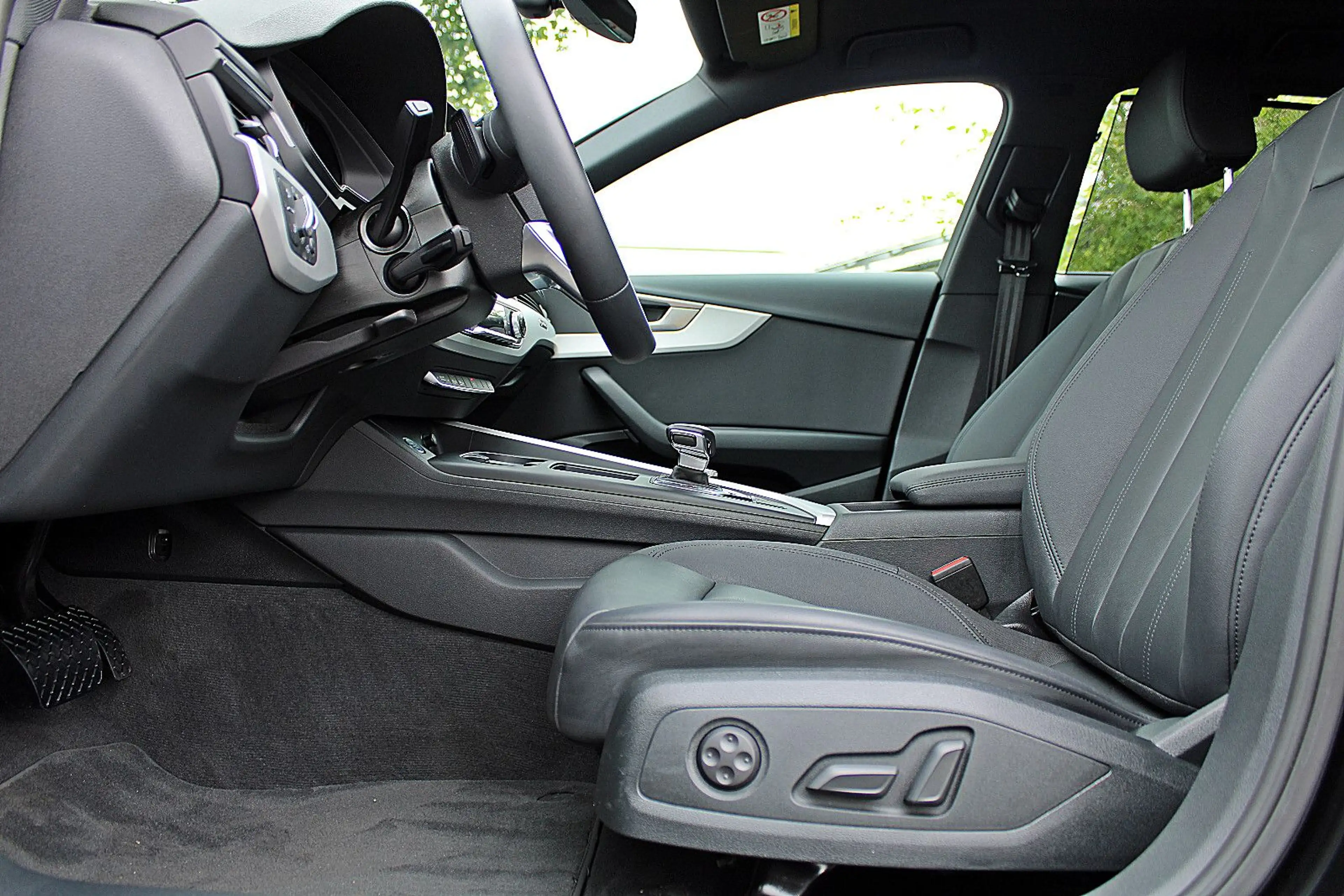 Audi A4 Avant 40TDI q S LINE BLACK KAMERA TOUR MEMORY — photo 13