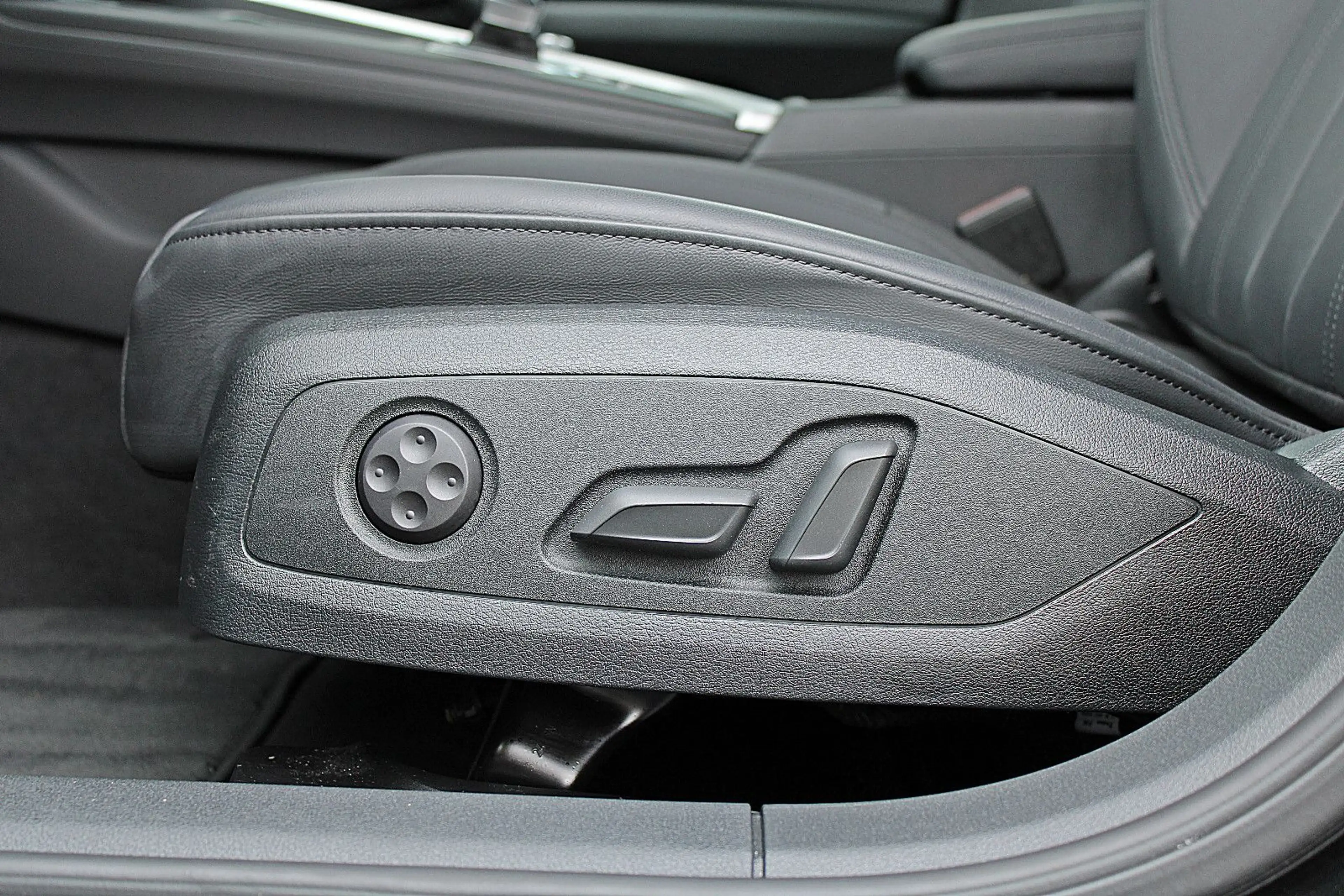 Audi A4 Avant 40TDI q S LINE BLACK KAMERA TOUR MEMORY — photo 12