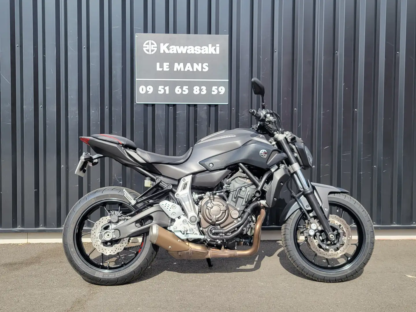 Yamaha MT-07 Gris - 1