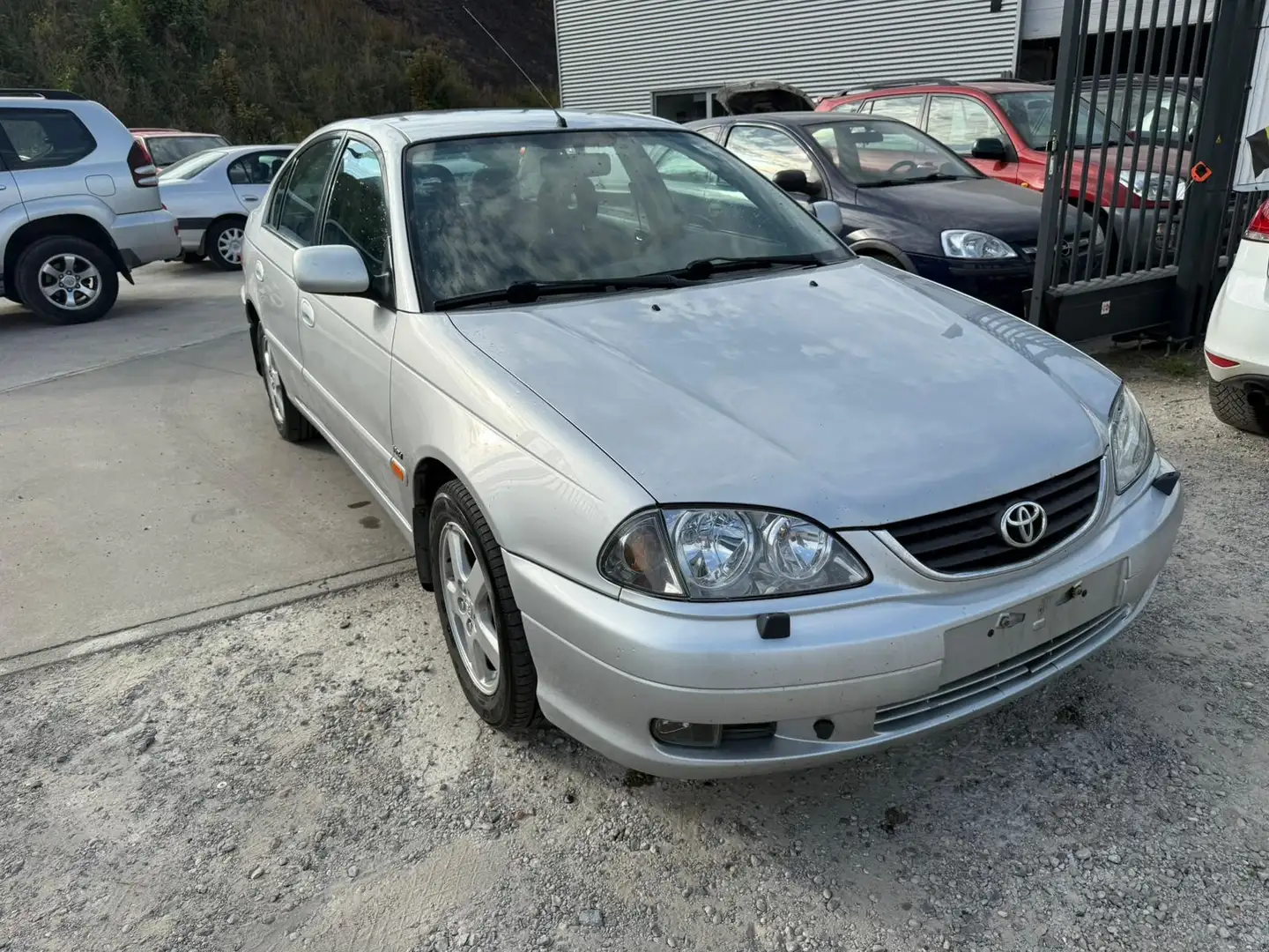 Toyota Avensis 1.8i VVT-i 16v Linea Sol attica Ezüst - 1