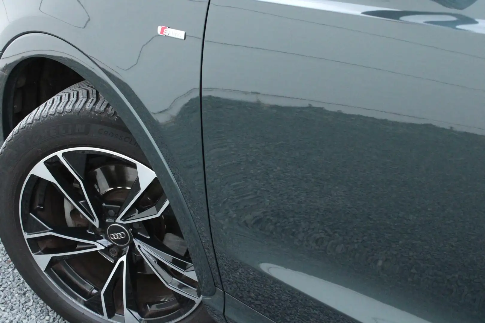 Audi Q3 1.4 TFSI CoD Sport Pro S-LINE CRUISE NAVI 150PK LE Зелений - 2