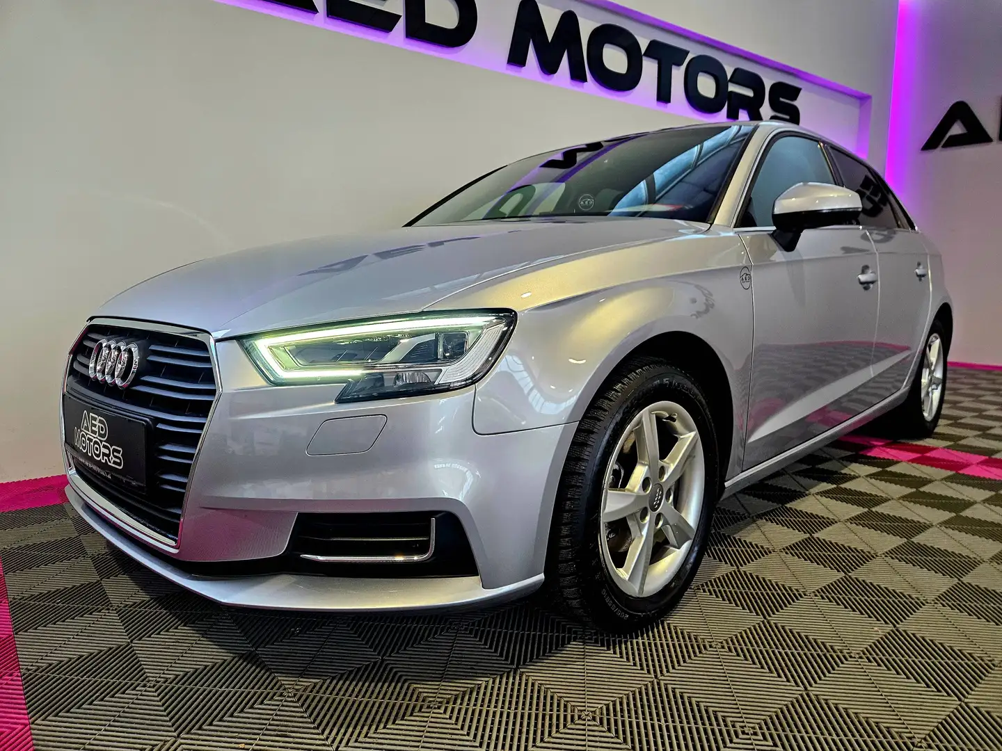 Audi A3 design nur 41.000km Silber - 2