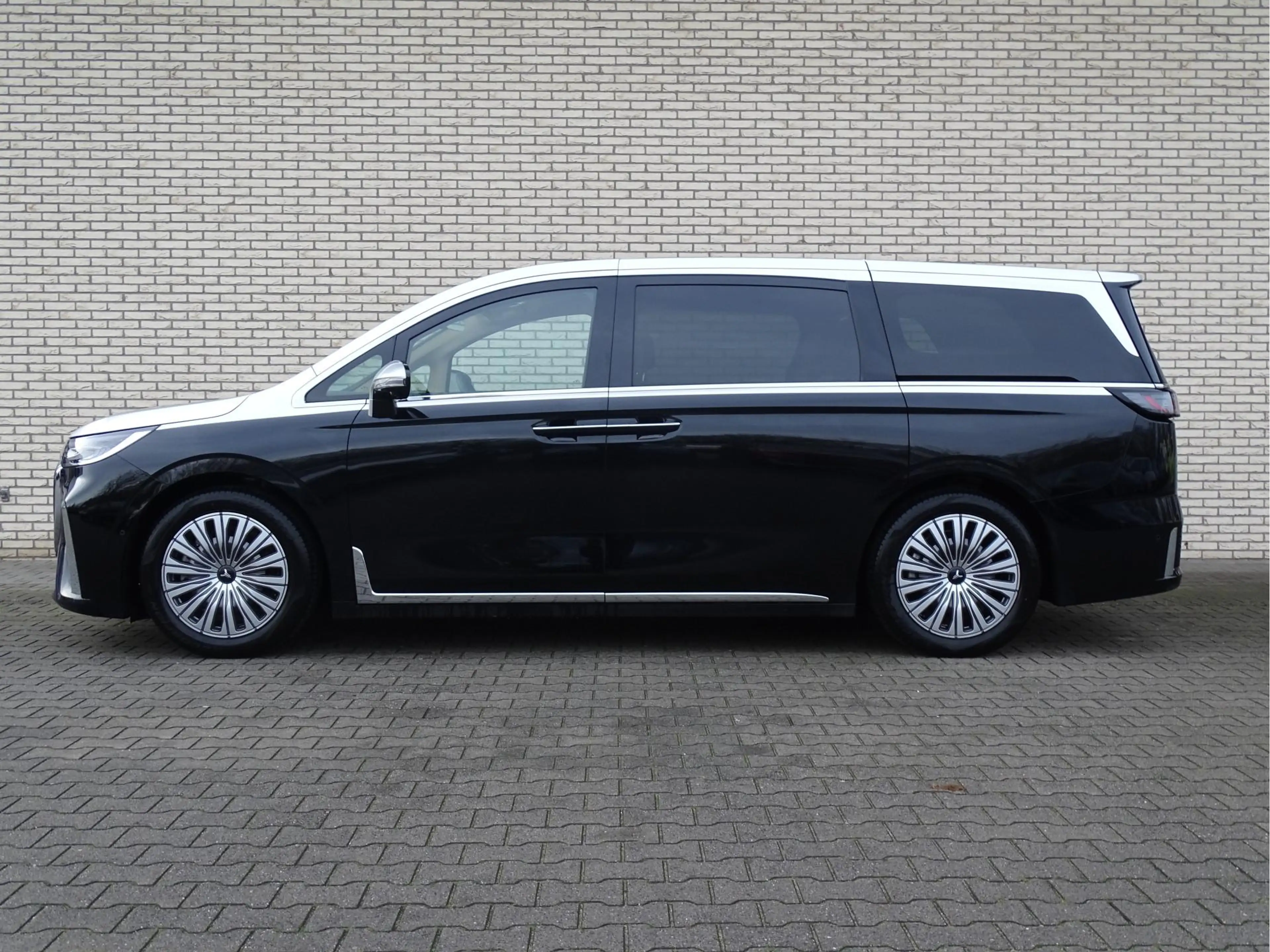 Voyah Dream Flagship Edition 109 kWh l Bi-directioneel l 4WD l — photo 3