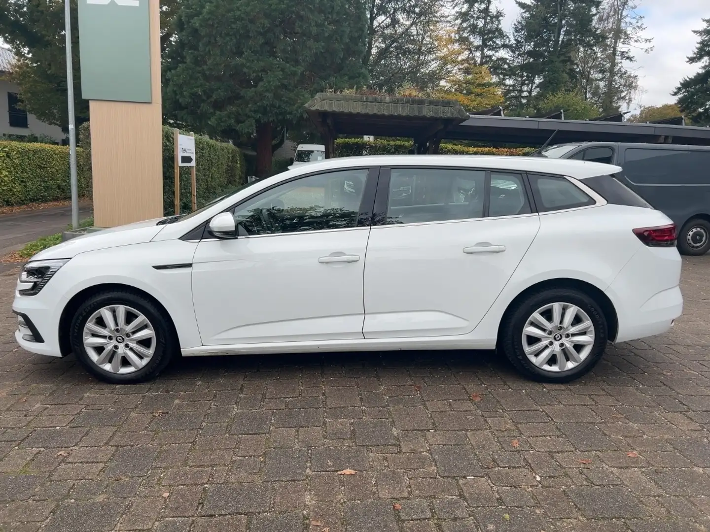Renault Megane Grandtour dCi 115 Equilibre *Navi,PDC,GJR* Blanc - 2
