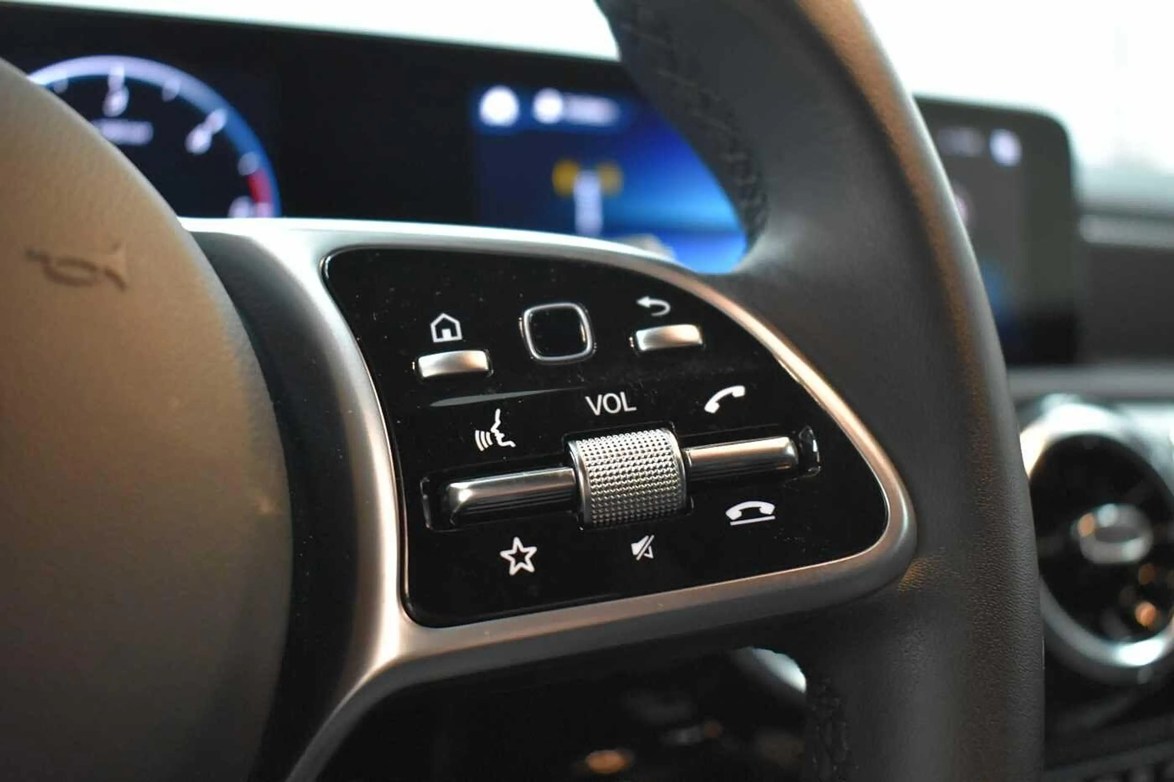 Mercedes-Benz CLA 180 d Shooting Brake Business Line — photo 14