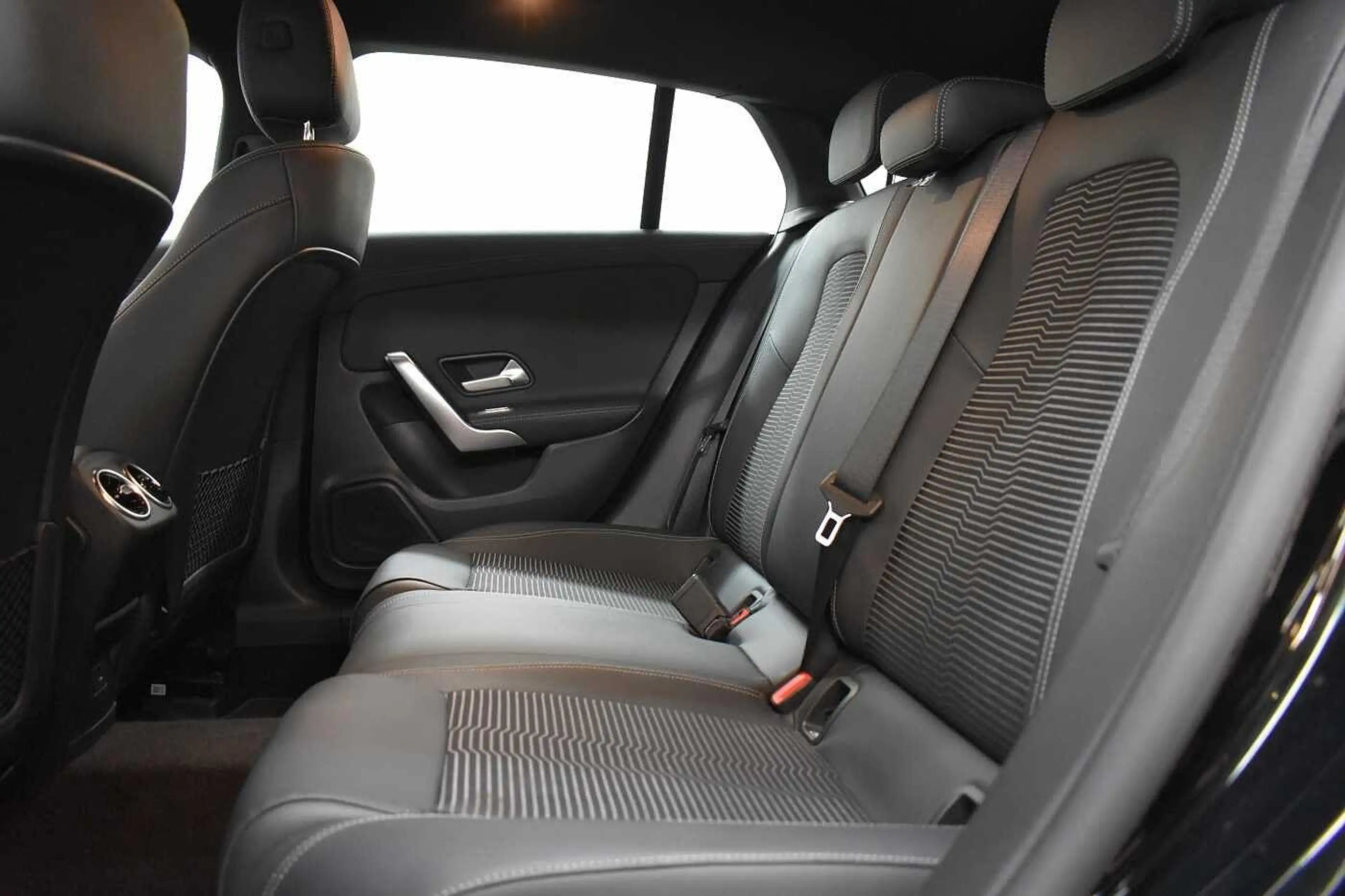Mercedes-Benz CLA 180 d Shooting Brake Business Line — photo 5