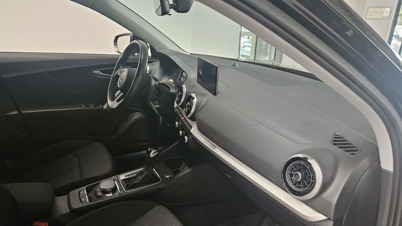 Audi Q2 2.0 TDI 35 TDI advanced Navi AppleCarPlay PDC — photo 13