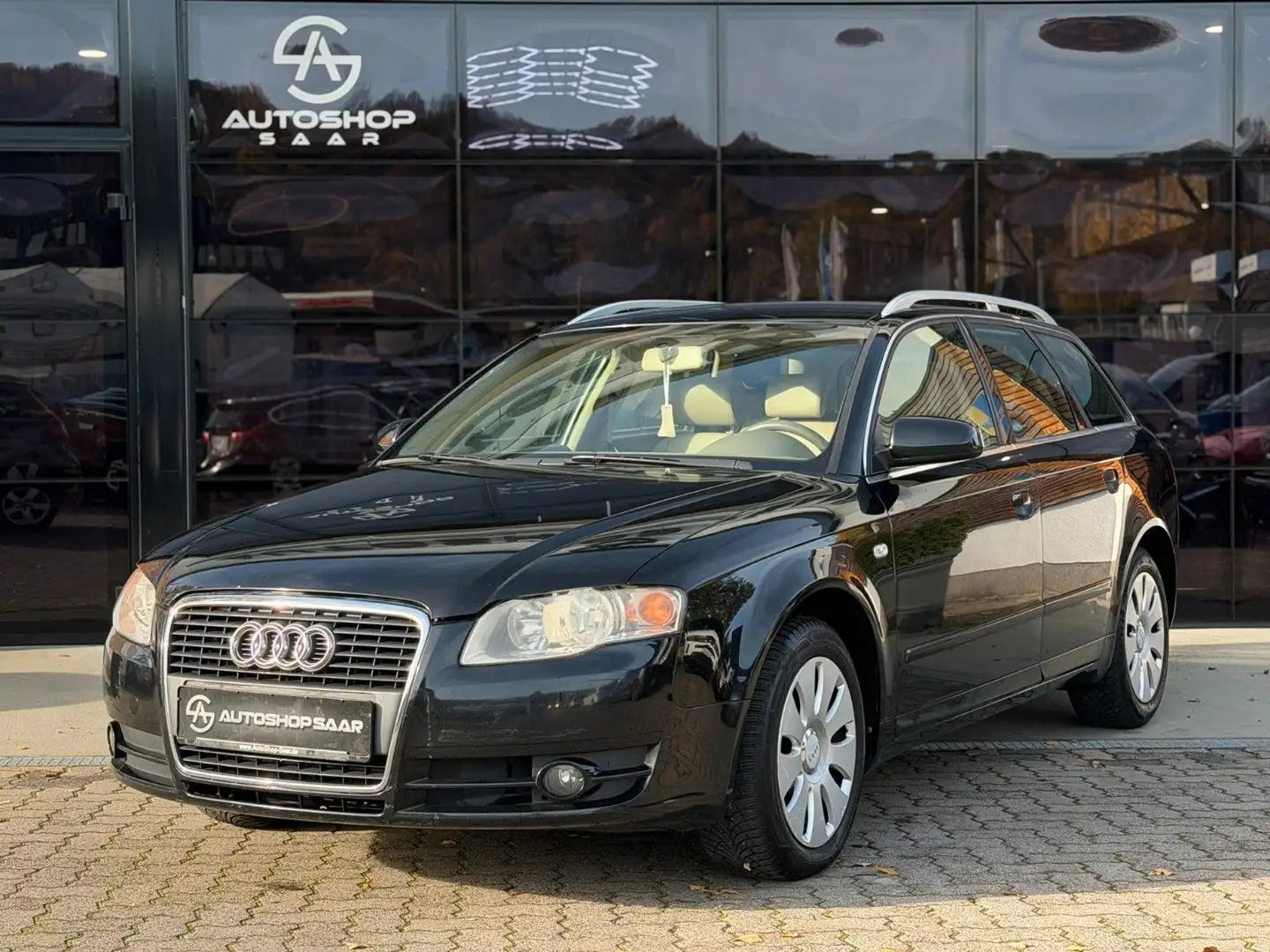 Audi A4 Avant 2.0 TDI Automatik/Leder Schwarz - 1