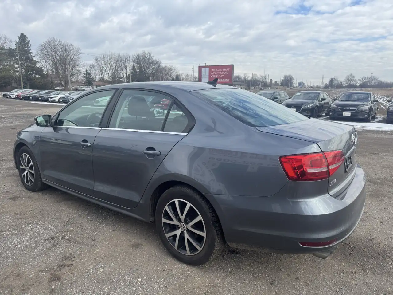 Volkswagen Jetta снимка Volkswagen Jetta