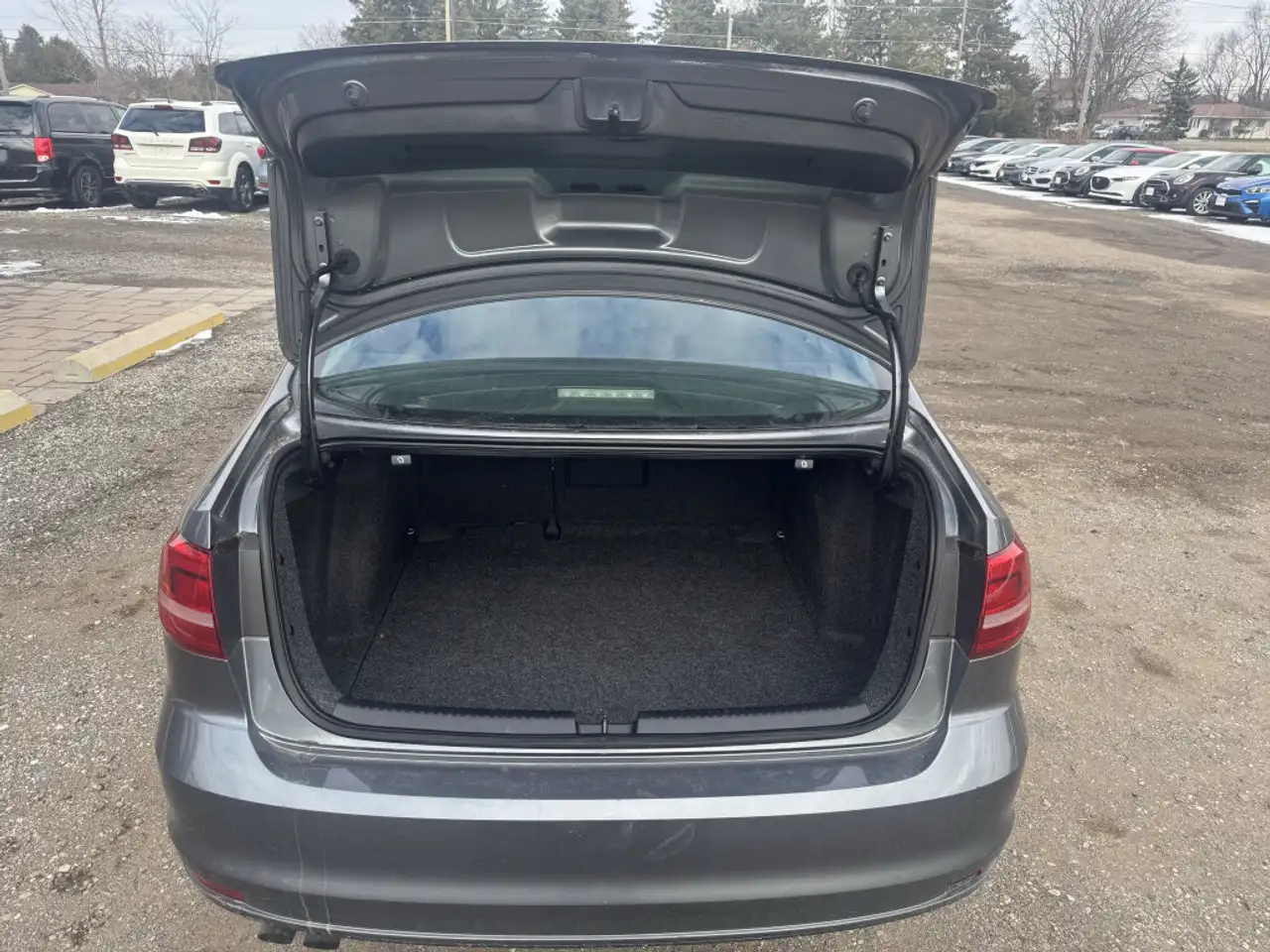 Volkswagen Jetta снимка Volkswagen Jetta