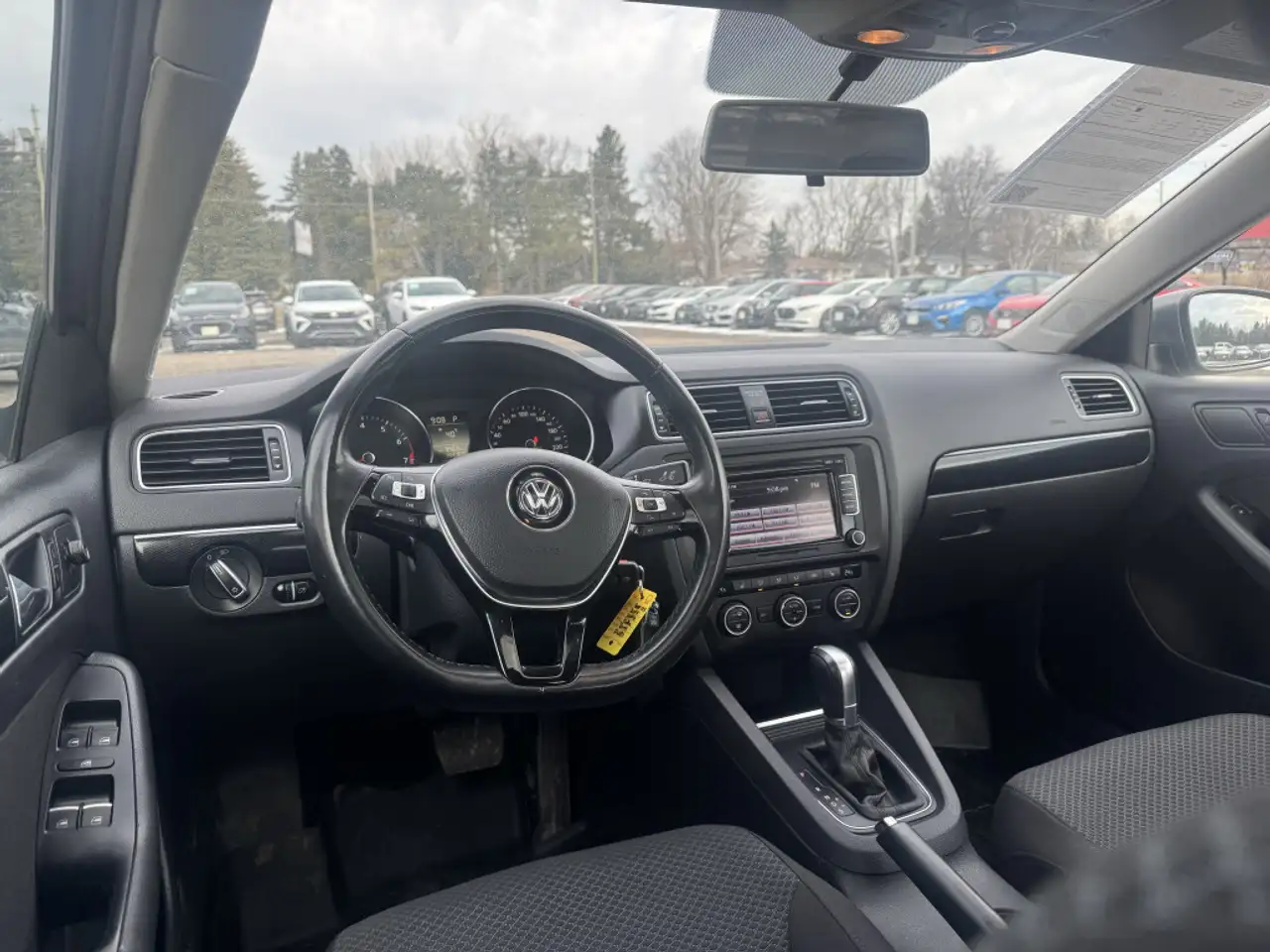 Volkswagen Jetta снимка Volkswagen Jetta