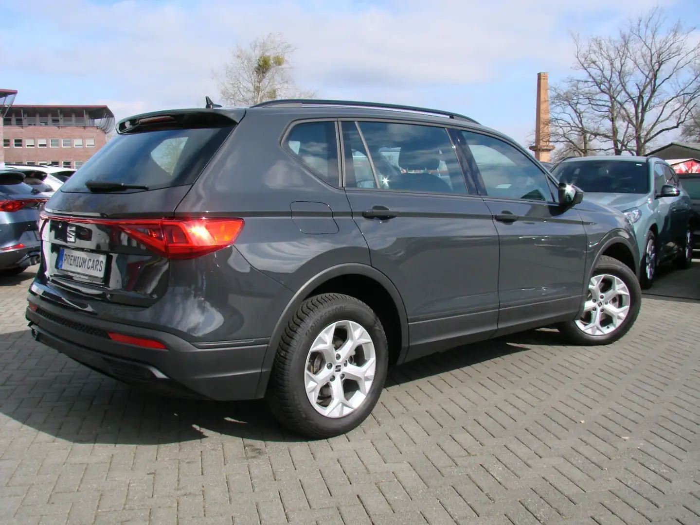 SEAT Tarraco 2.0TDi Style 7-Sitzer ACC Navi Kamera AHK Grau - 2