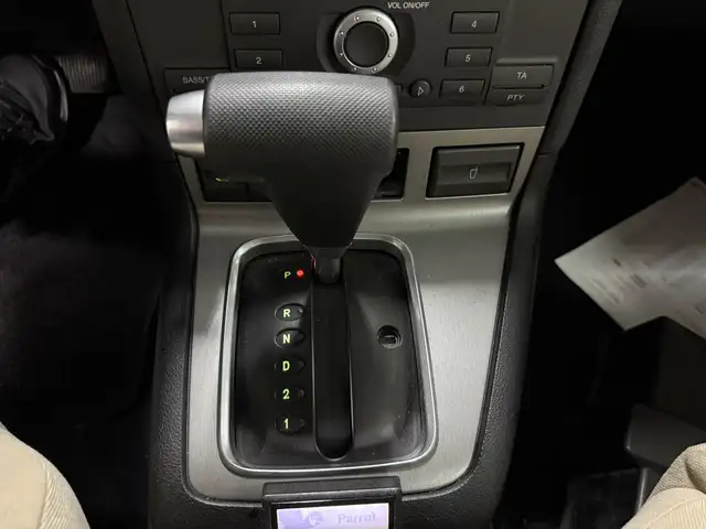 Ford Mondeo view 9