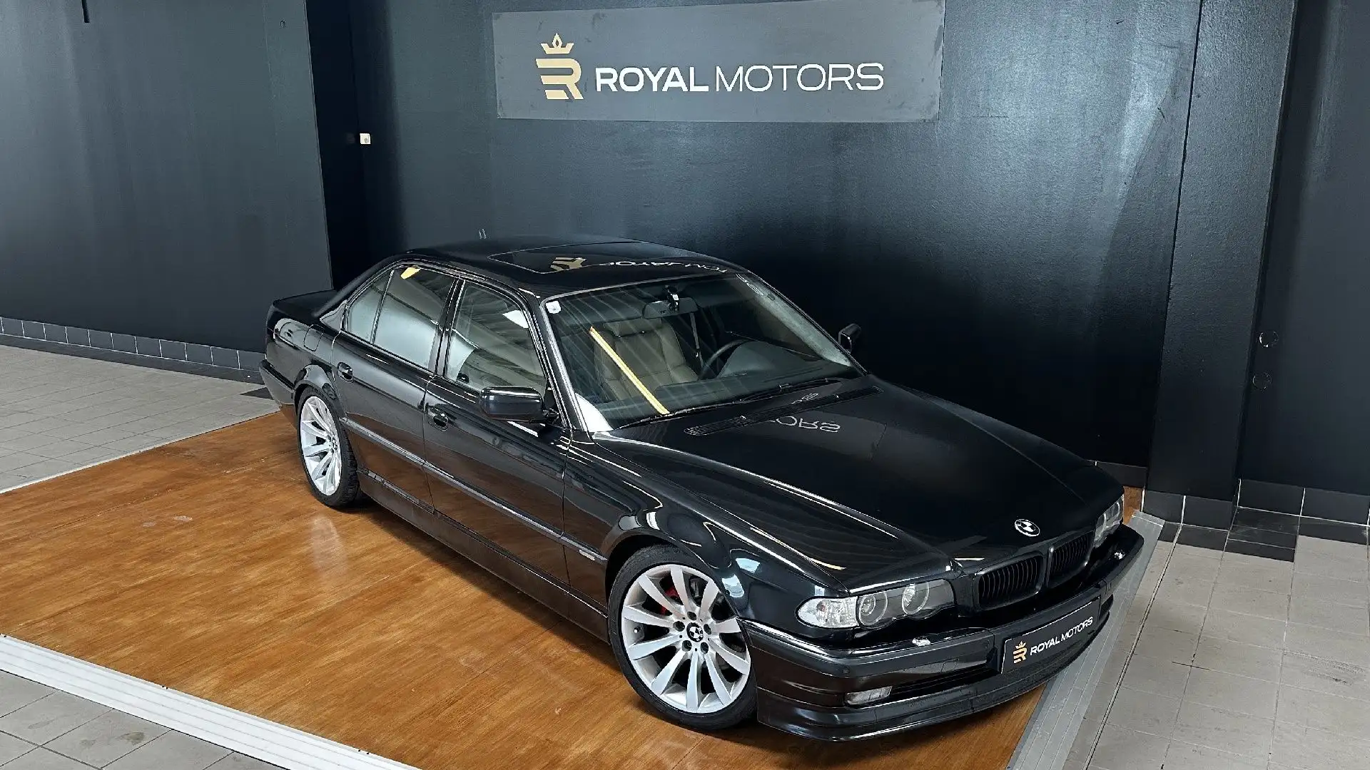 BMW 740 d Automatik Schwarz - 2
