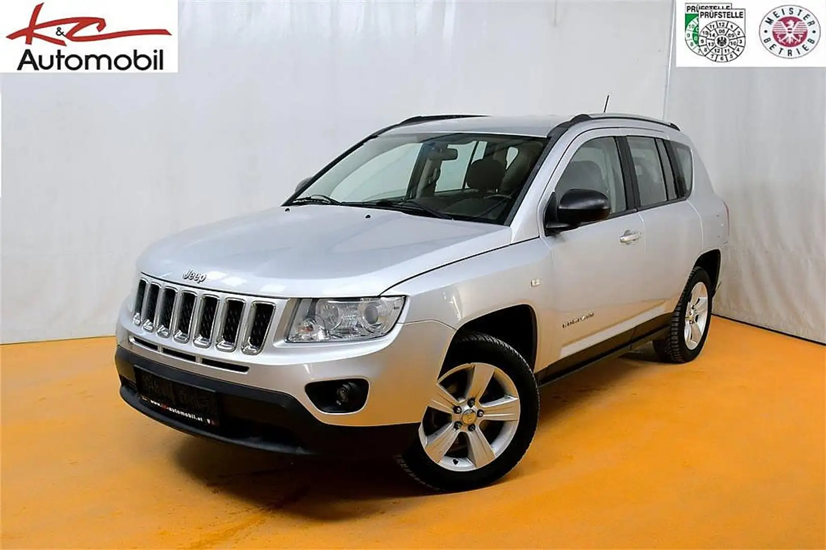 Jeep Compass 2,2 CRD Sport 2WD Schwarz - 1