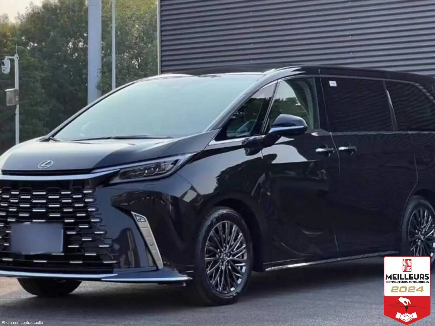 Lexus LM 350h 4WD Executive 7PL Чорний - 1