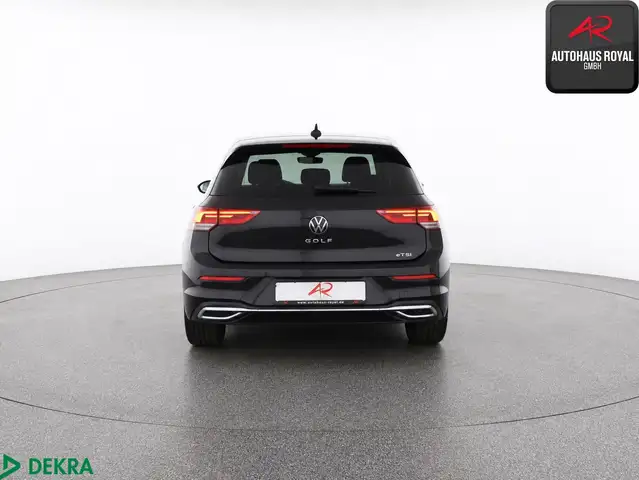 Volkswagen Golf view 4