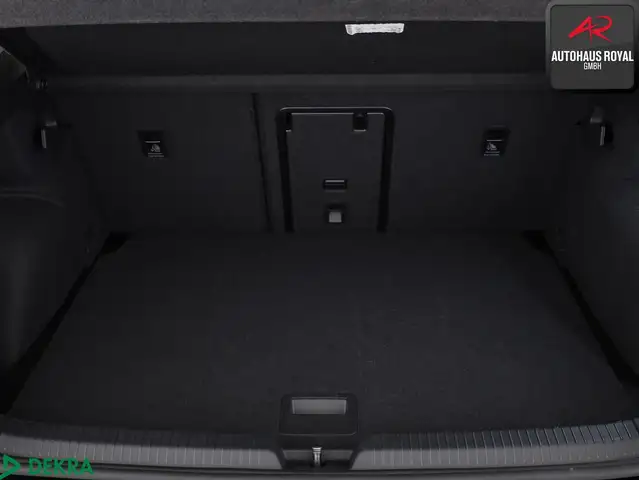 Volkswagen Golf view 13