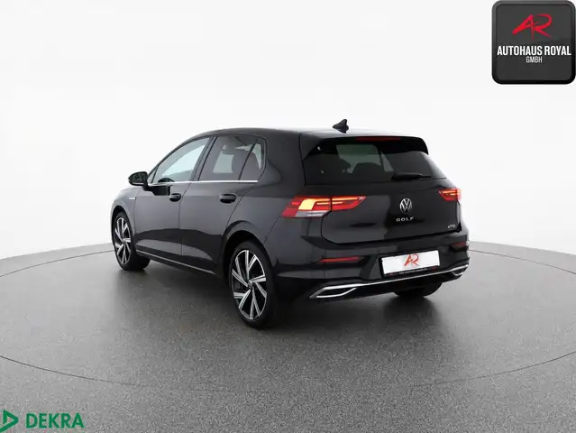 Volkswagen Golf view 3