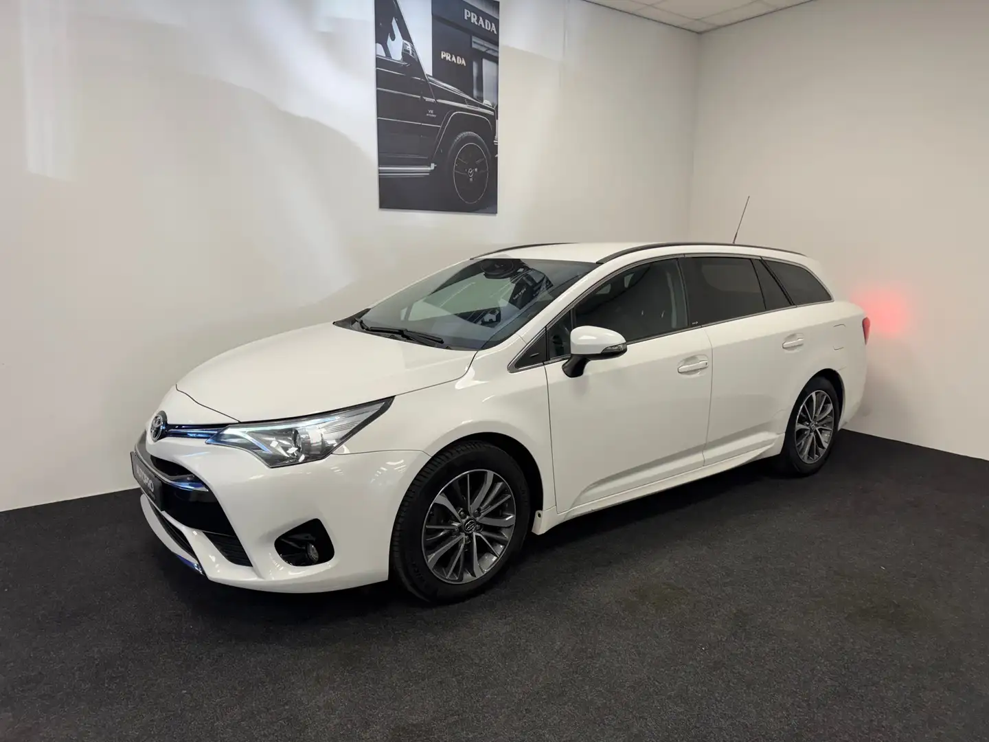 Toyota Avensis Touring Sports 1.8 VVT-i SkyView Edition Blanc - 1