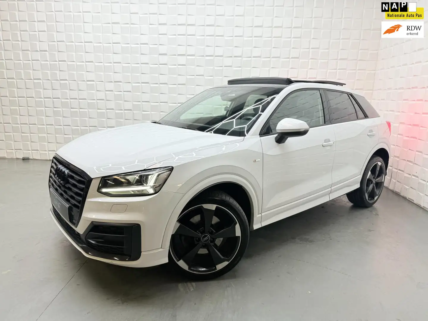 Audi Q2 1.4 TFSI CoD 3x S LINE PANO VIRTUAL ACC LEER KEYLE Weiß - 1