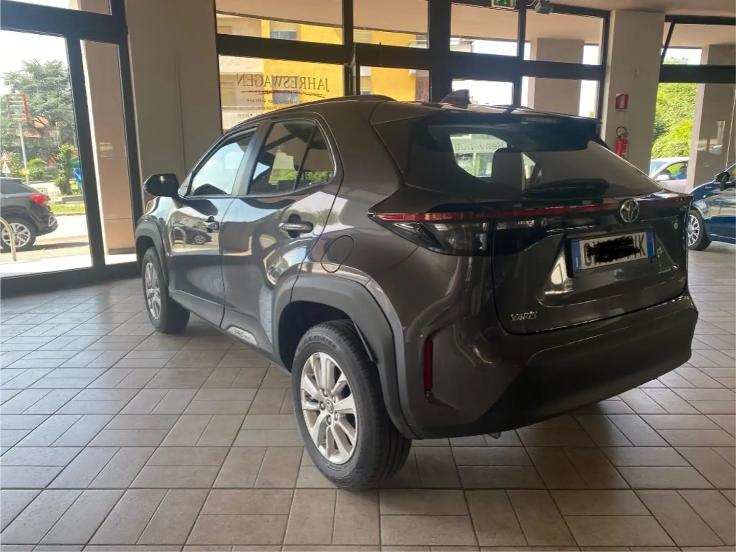 Toyota Yaris Cross 1.5 Hybrid 5p. E-CVT Active Grigio - 2