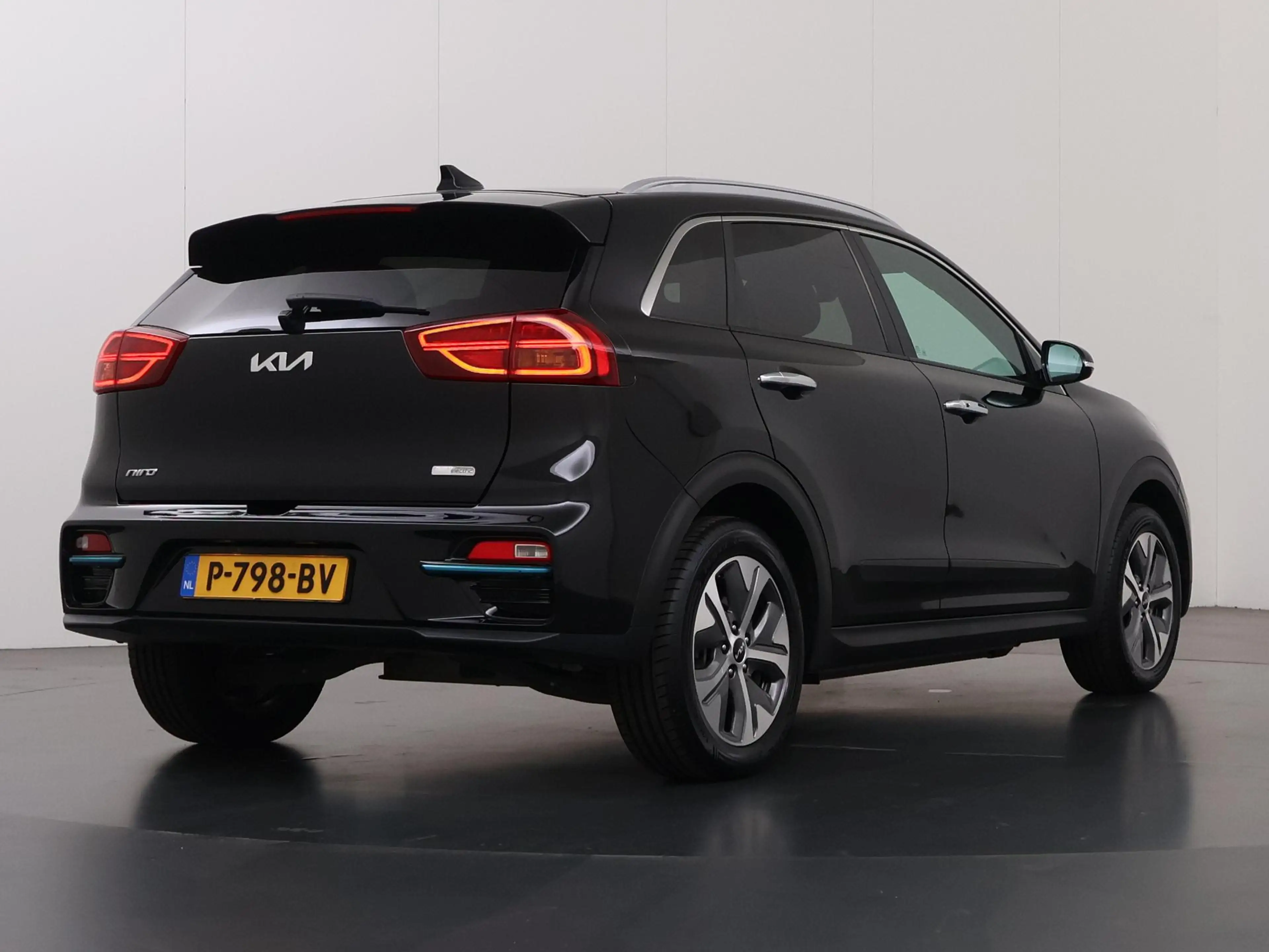 Kia e-Niro ExecutiveLine 64 kWh | Schuif/Kanteldak | Lederen — photo 2