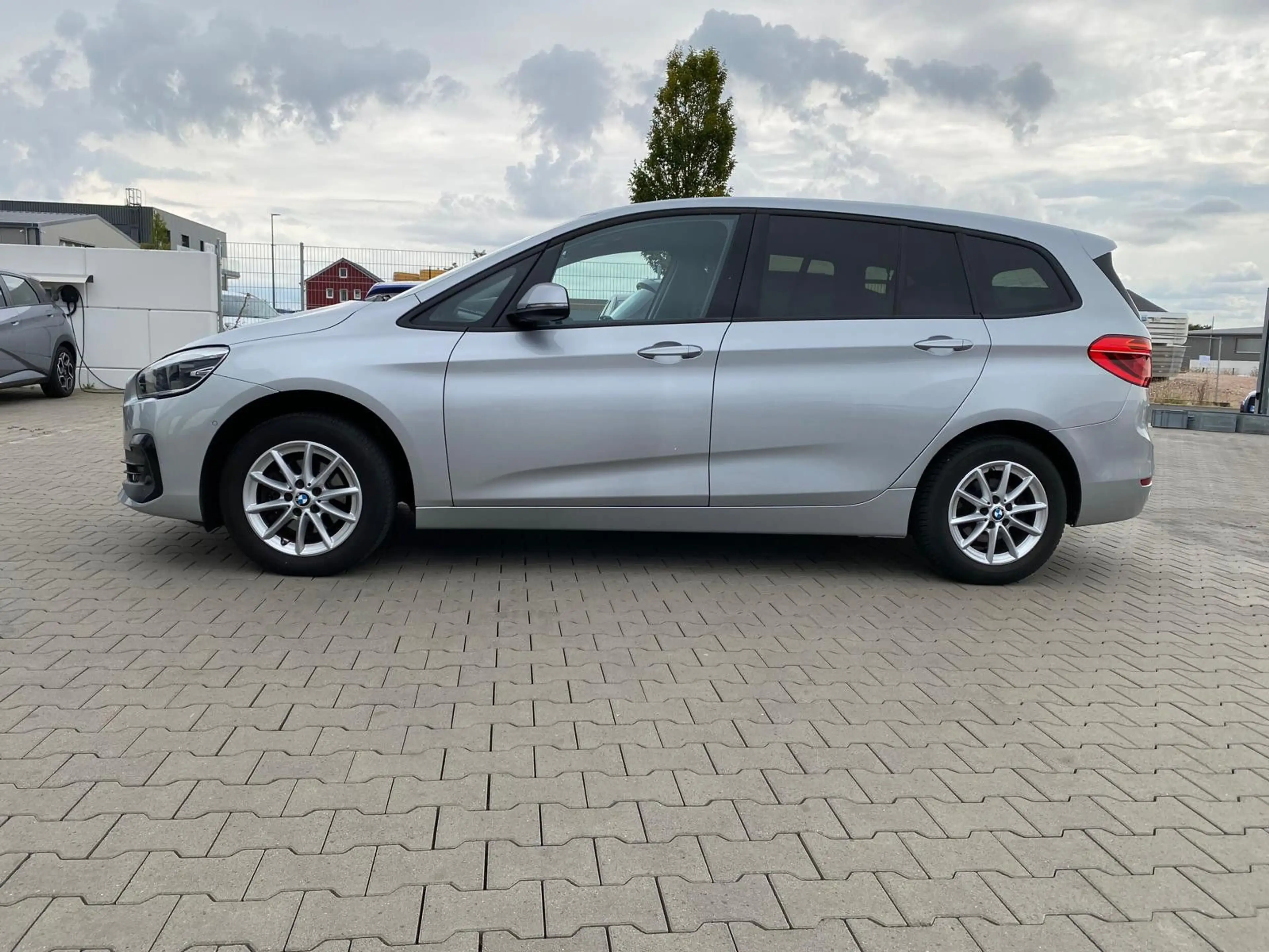 BMW 216 Advantage/NAVI — photo 10