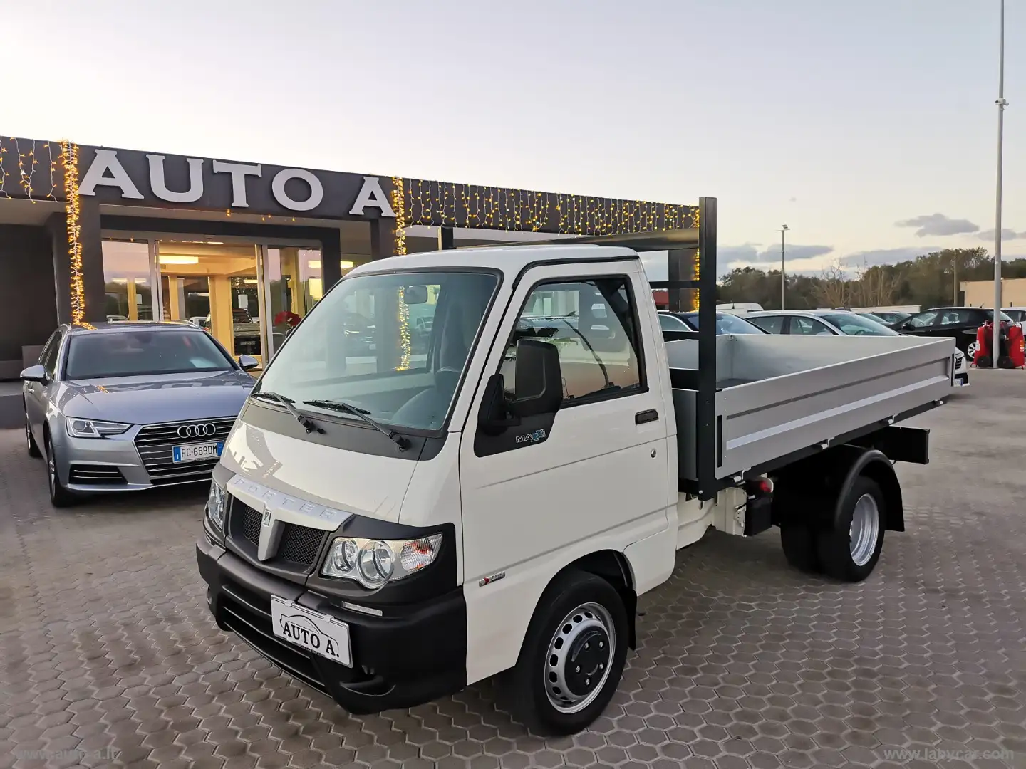 Piaggio Porter 1.3 MAXXI CASSONE LUNGO FISSO Biały - 1