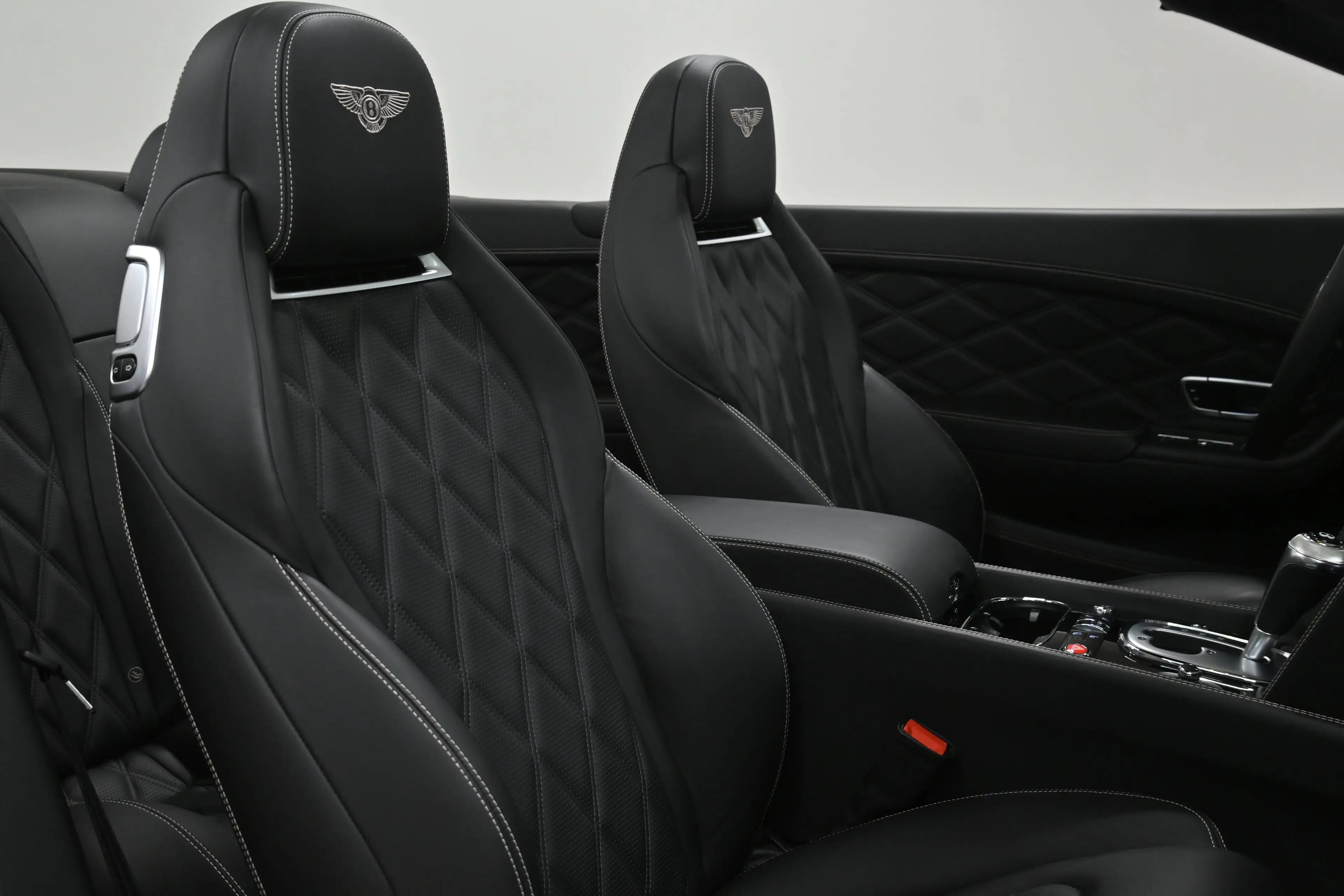 Bentley Continental Continental GT V8 Cabrio — photo 9