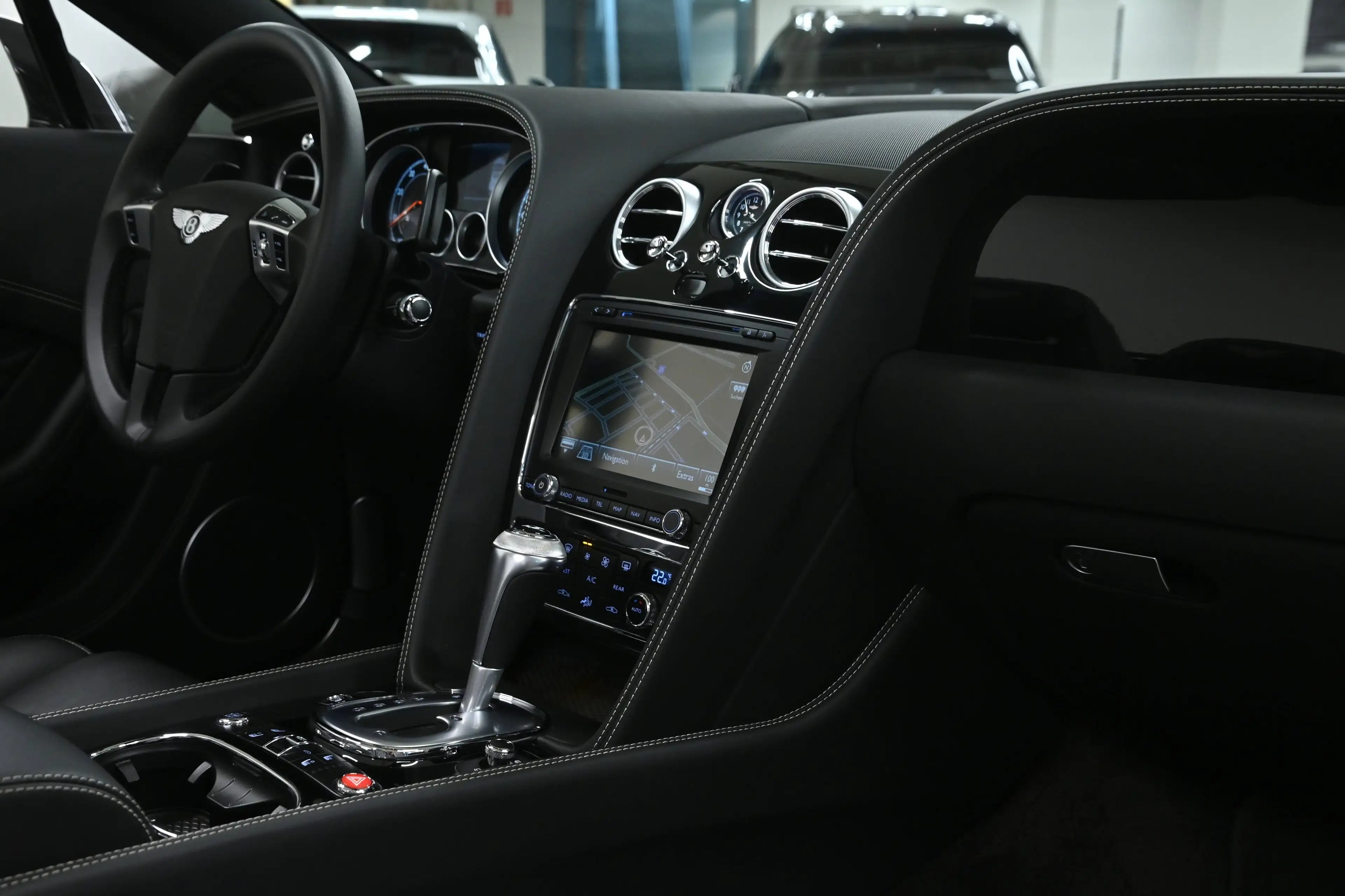 Bentley Continental Continental GT V8 Cabrio — photo 8