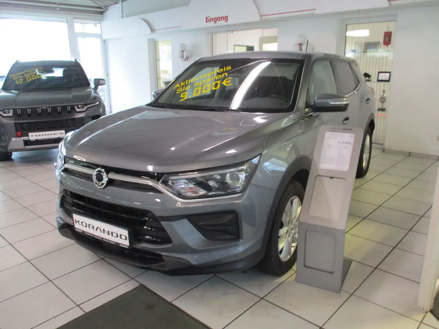 SsangYong Korando Amber 4x2 Gris - 2