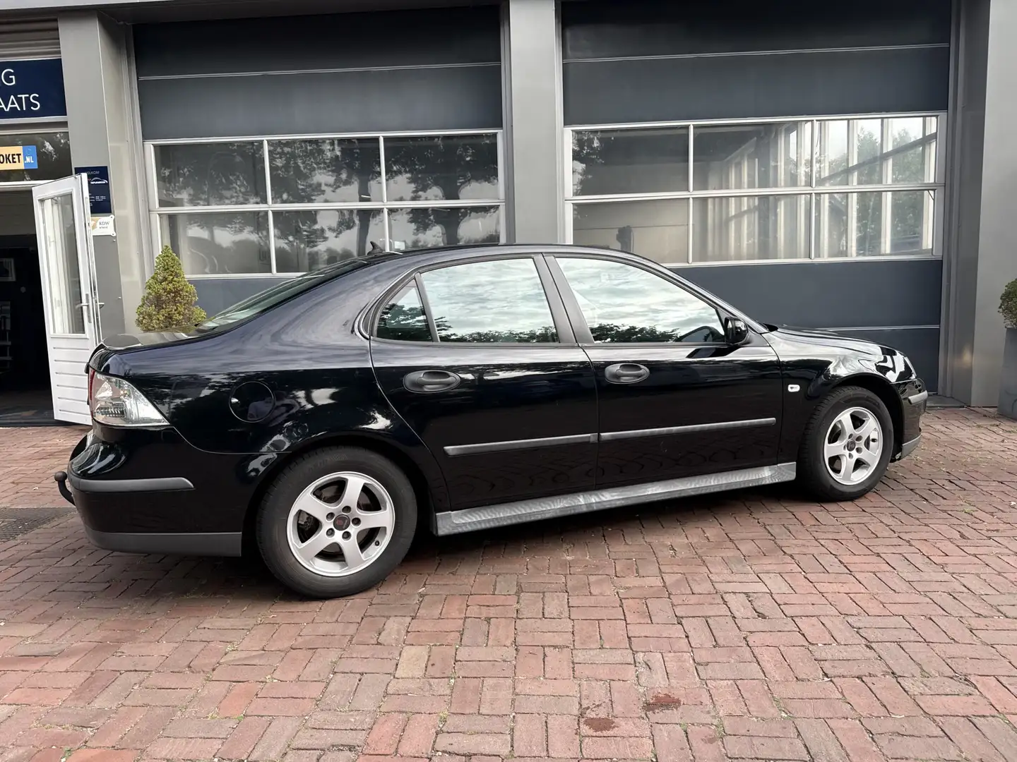 Saab 9-3 Sport Sedan 1.8t Linear Bj 2004 Apk 01-2026 Leuk b Černá - 2