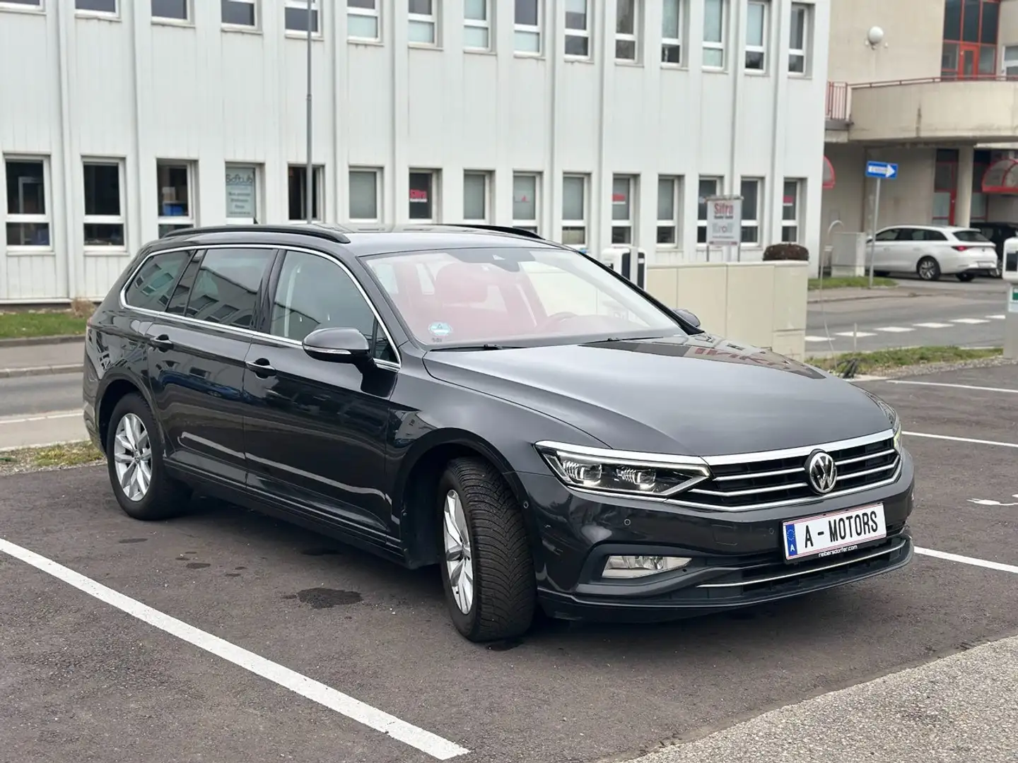 Volkswagen Passat Variant Facelift Digitales Cockpit LED Navi CarPlay PDC LA Grau - 2