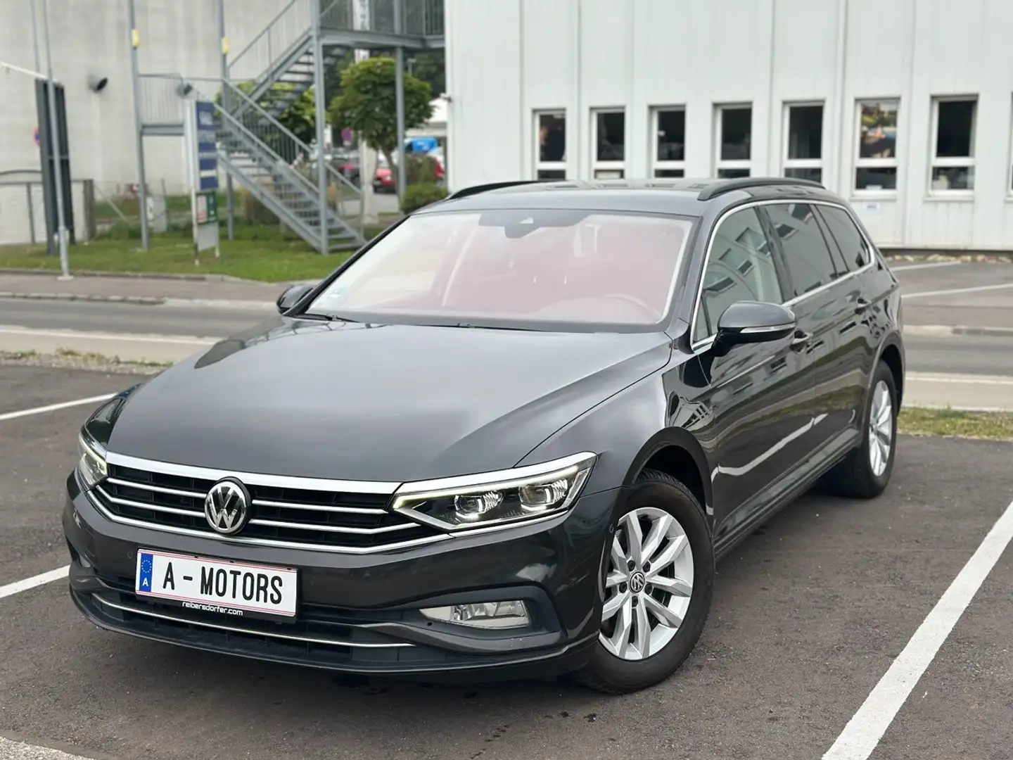 Volkswagen Passat Variant Facelift Digitales Cockpit LED Navi CarPlay PDC LA Grau - 1
