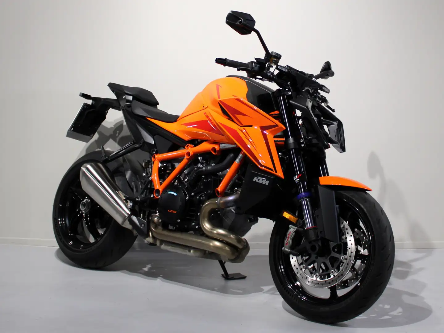 KTM 1390 Super Duke R EVO - 2