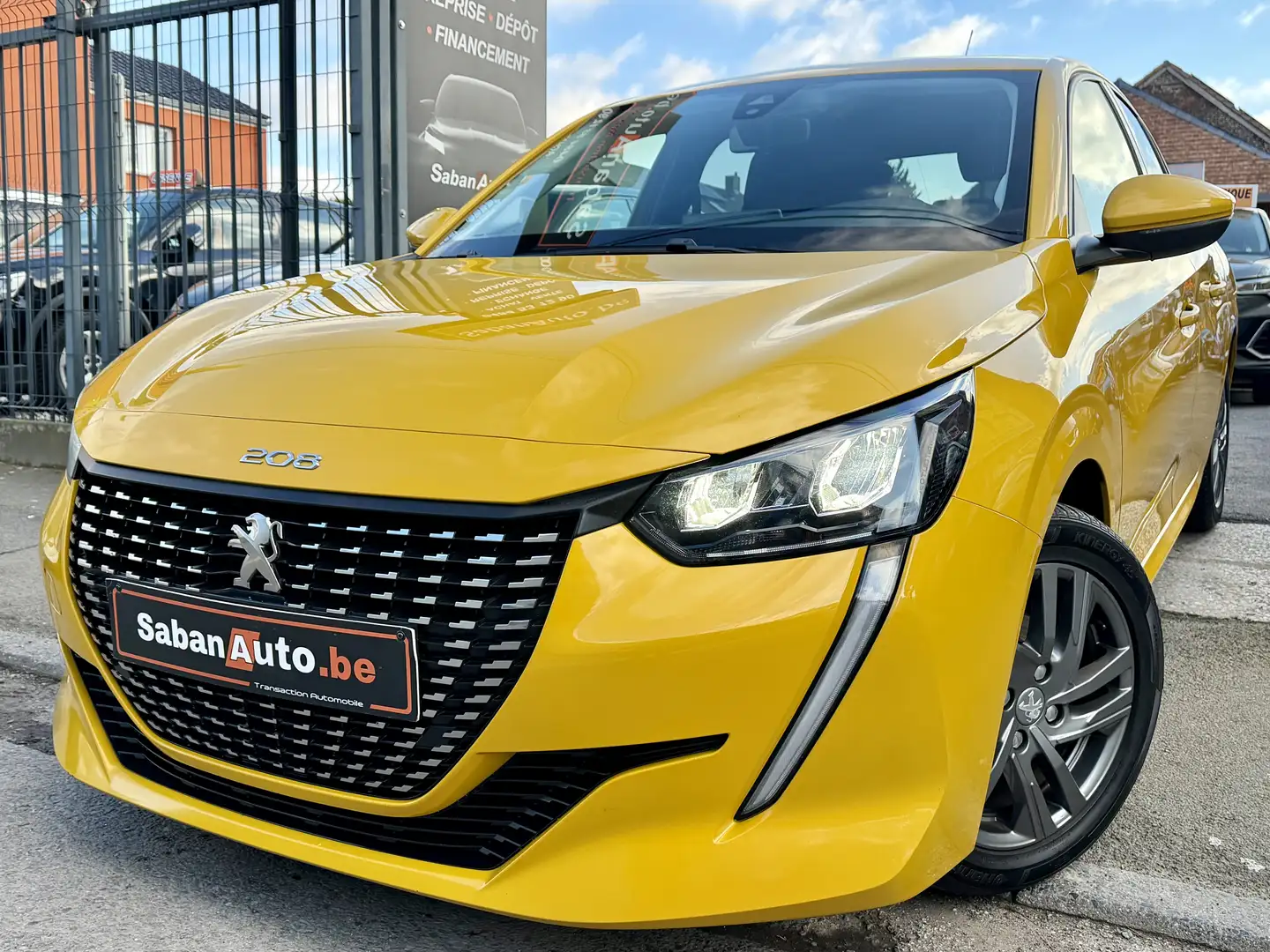 Peugeot 208 208 1.2i Style ° CARPLAY ° AIRCO ° FULL LED ° JANT Jaune - 1