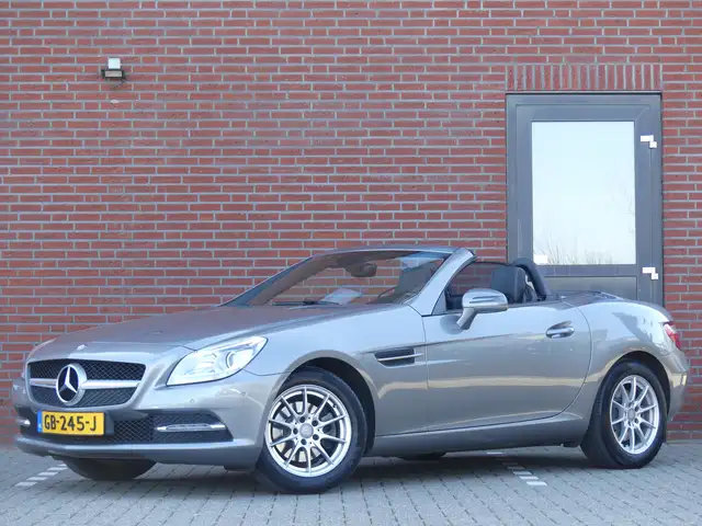 Mercedes-Benz SLK 200 Panoramadak/Nekverwarming/Navigatie/PDC