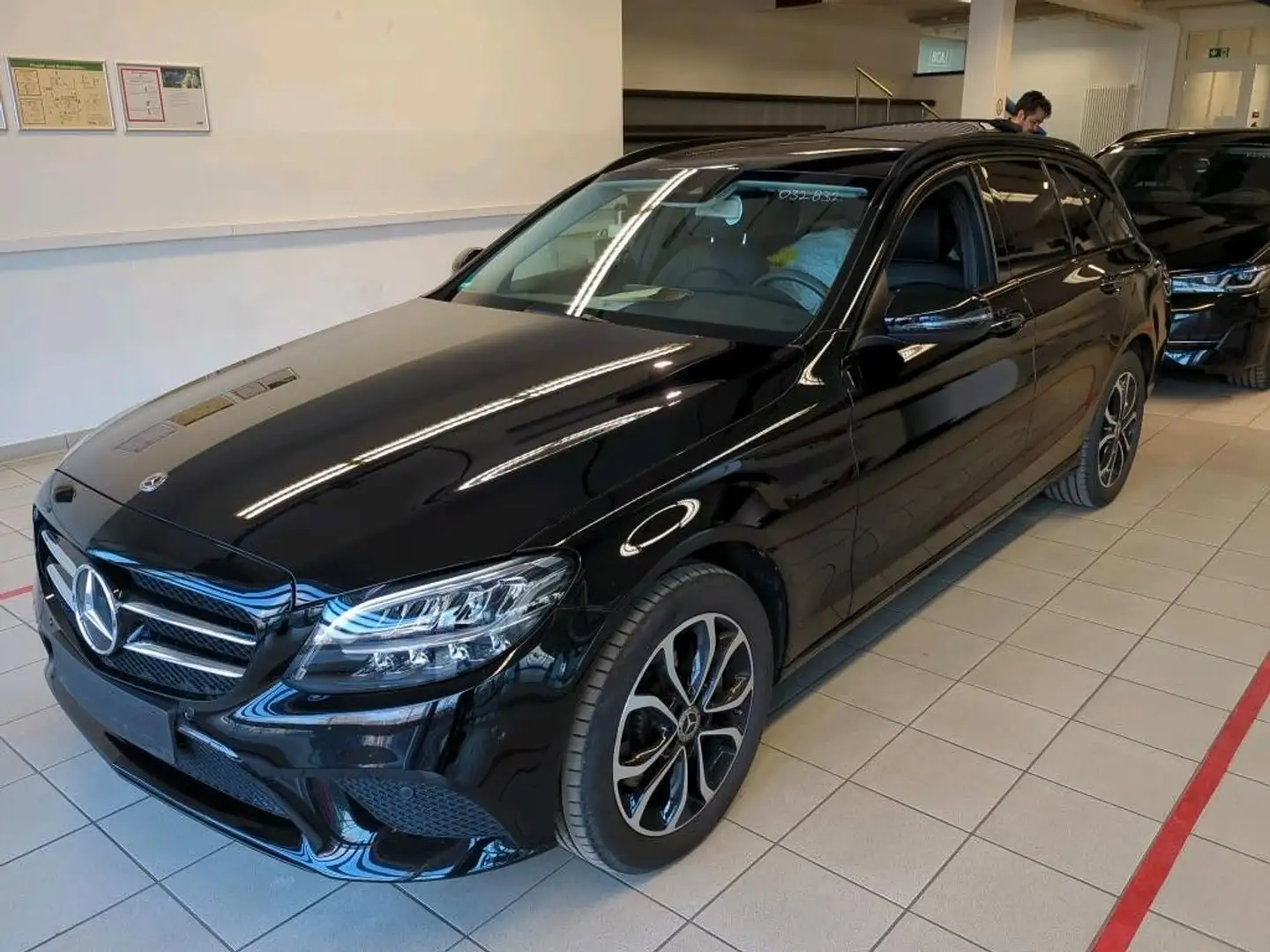 Mercedes-Benz C 300 T d 4Matic AVANTGARDE Night-PAKET Schwarz - 2