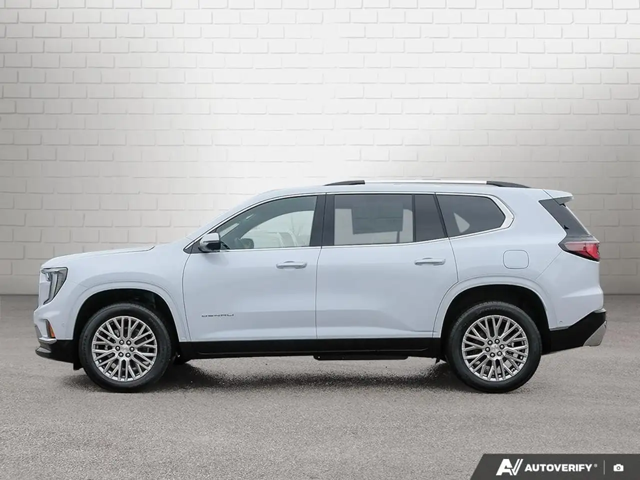 GMC Acadia снимка GMC Acadia