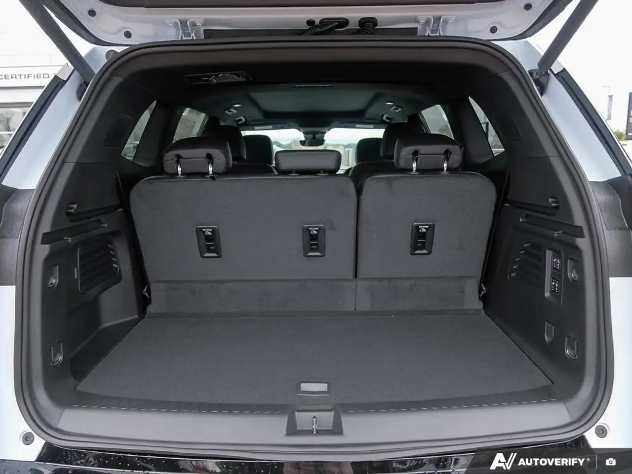 GMC Acadia снимка GMC Acadia