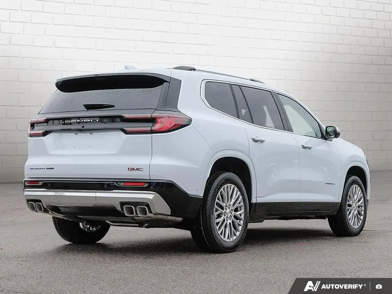 GMC Acadia снимка GMC Acadia