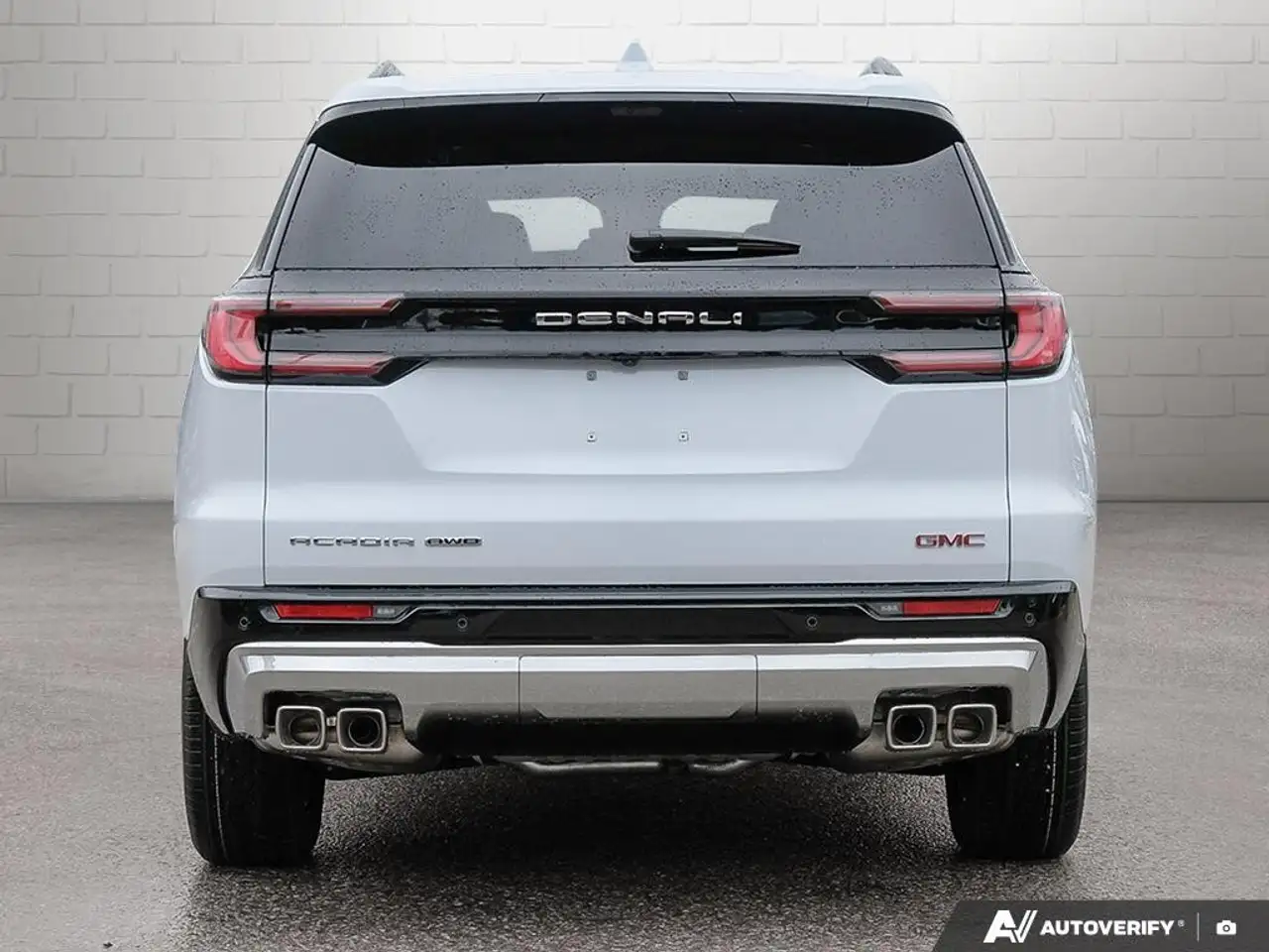 GMC Acadia снимка GMC Acadia