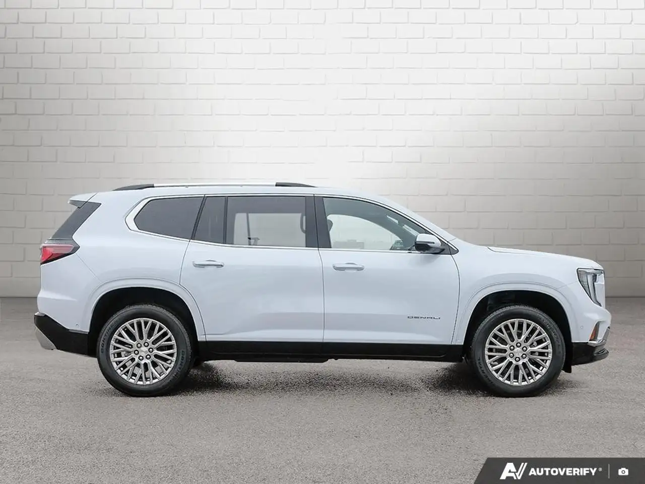 GMC Acadia снимка GMC Acadia