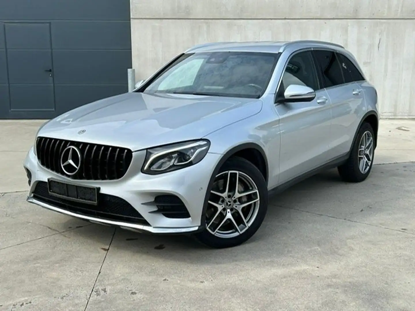 Mercedes-Benz GLC 220 d 4-Matic 9G Pack AMG Camionnette! TVAC Gris - 1