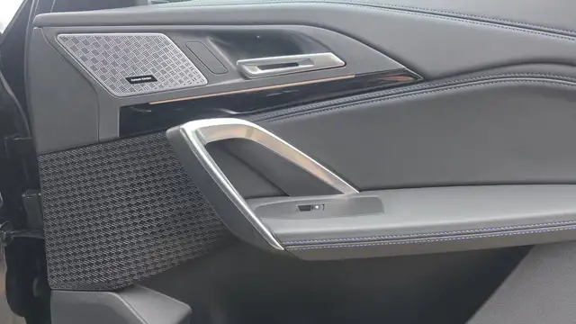 BMW X1 view 7